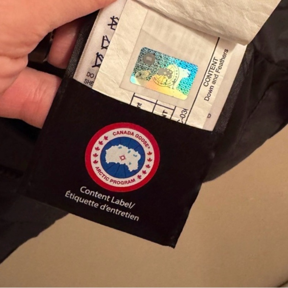 Canada Goose Black Puffer Vest - Picture 4 of 4